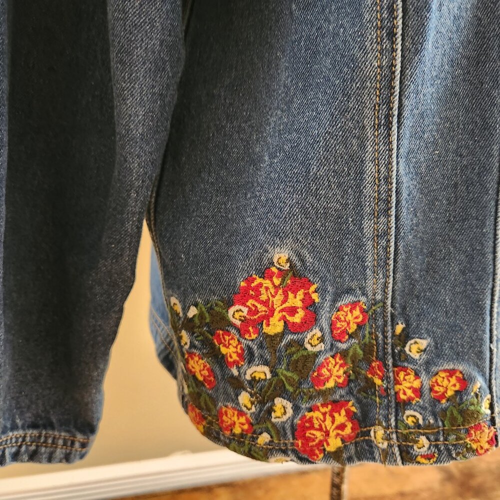 Floral embroidered denim jacket - Picture 4 of 6